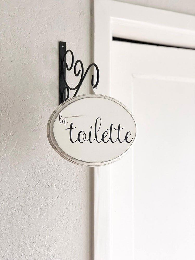 French La Toilette Sign