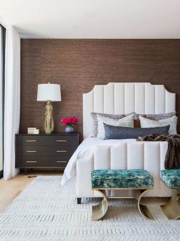 Bedroom With The Color Of Mocha And Ivory
