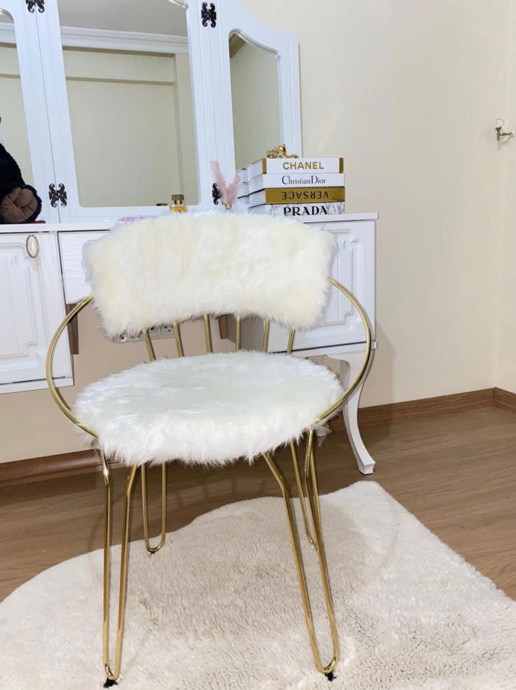 Metal Chair With White Plush