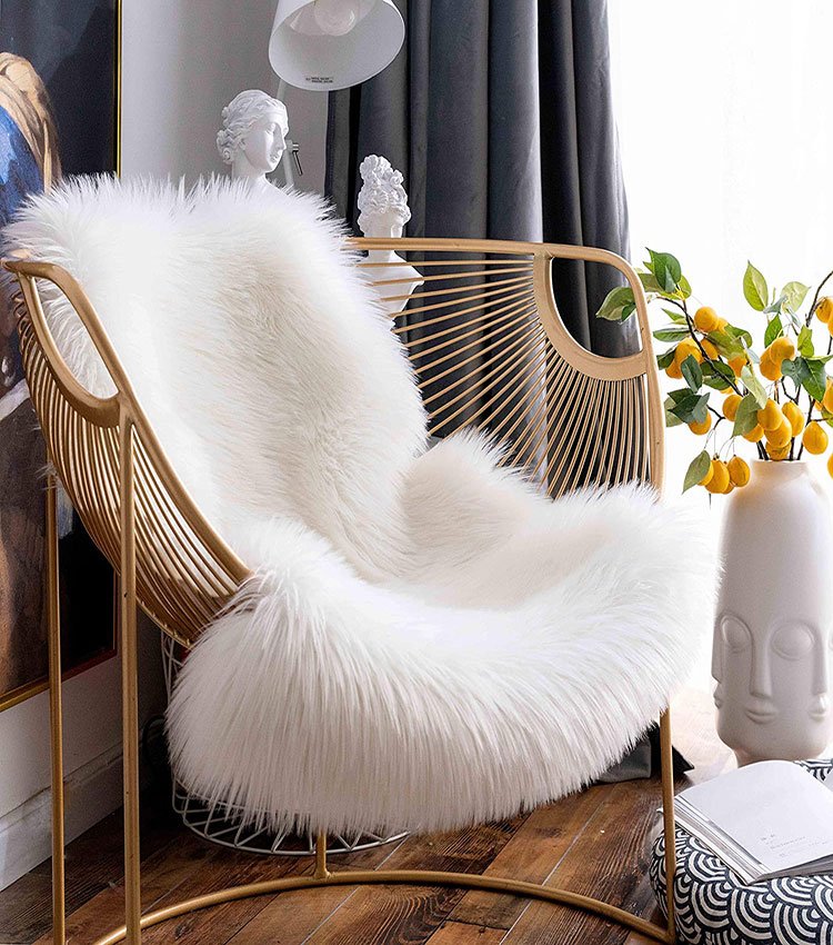 Sofa Chair With Faux Sheepskin Fur