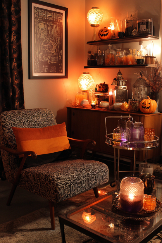 Vintage Halloween Studio Apartment